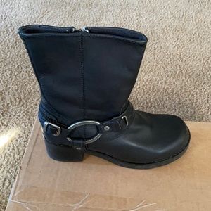 Women’s Harley Davidson Boots. Size 6 1/2, Color Black Leather. Never Worn.
